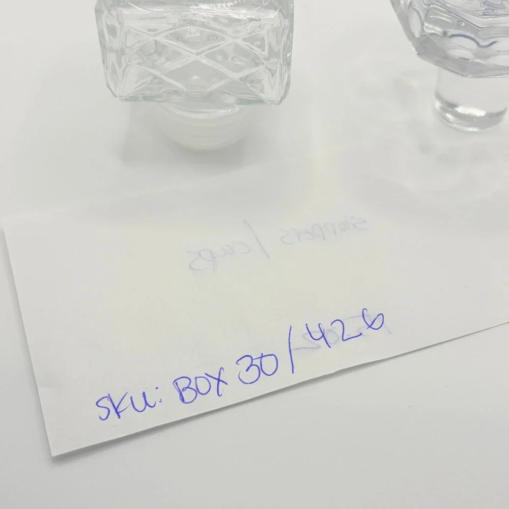 Unbranded VTG Decanter Stoppers Set 2 Clear Glass Quilted‎ Starburst Replacement